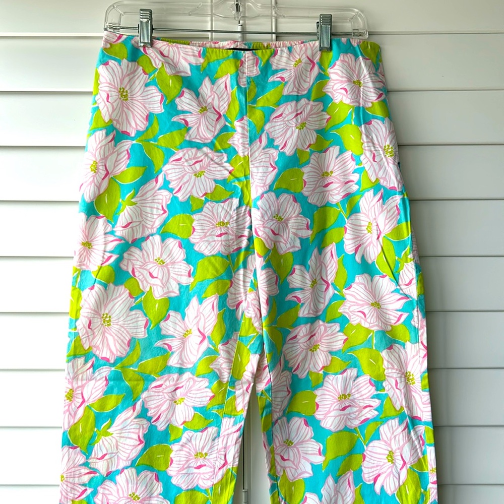 Lauren - Ralph Lauren ladies floral pant with side zipper.